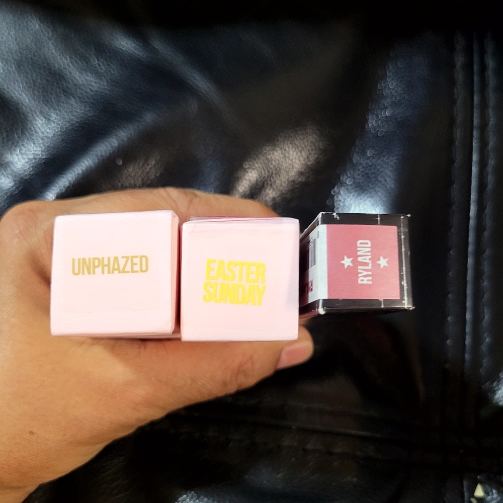 Jeffree star 3 lipsticks.